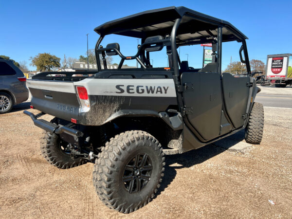 2025 Segway UT10P Premium Crew Light Gray & Black Utility Vehicle - Image 3