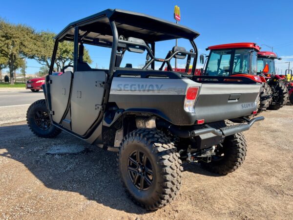2025 Segway UT10P Premium Crew Light Gray & Black Utility Vehicle - Image 4