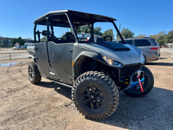 2025 Segway UT10P Premium Crew Light Gray & Black Utility Vehicle - Image 31